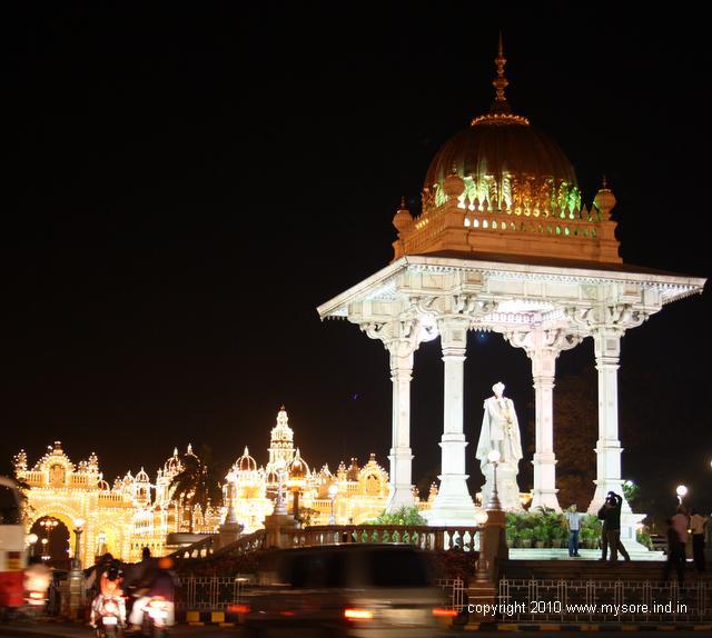 illuminated-mysore-palace